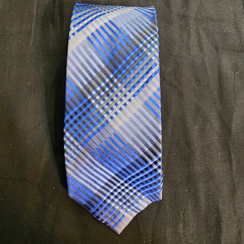 Vintage George Tie, 100% silk.  Blue and gray, 60x3.5 in